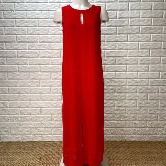 Emma & Michele Dresses & Skirts - Emma & Michele Red Sleeveless Keyhole Split Skirt Shift